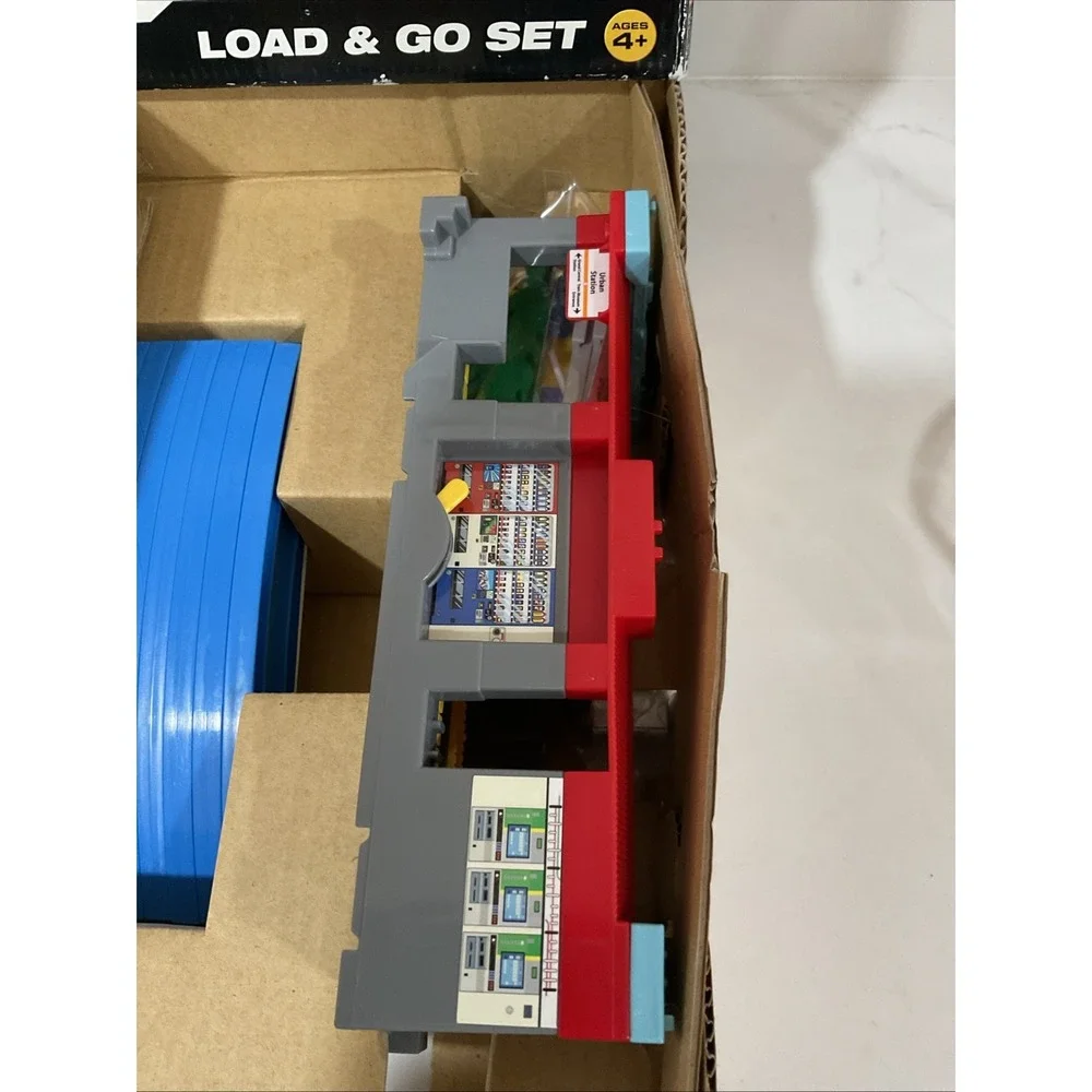 NIB Tomica Hypercity Tomy Load & Go Play Set Train 70576 Conductor New